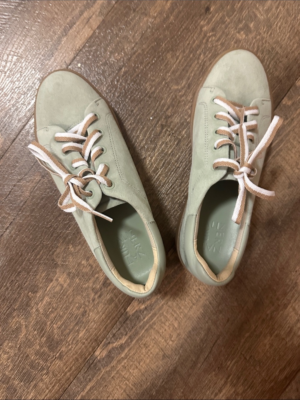 Naturalizer Women’s Mint Green Suede Sneakers with Cream Laces. Size 6.5 M US